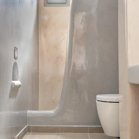 Ostria * Akrotírion