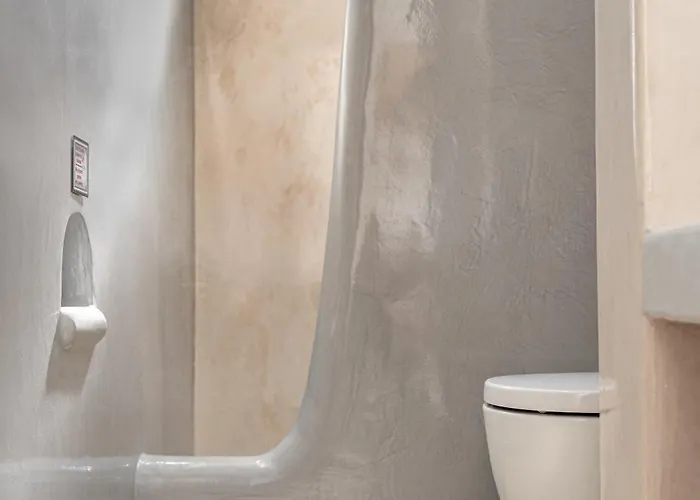 Ostria * Akrotírion